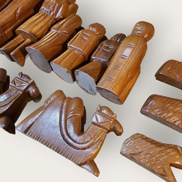 Vintage Hand Carved Wood Nativity Scene - Picture 7 of 13